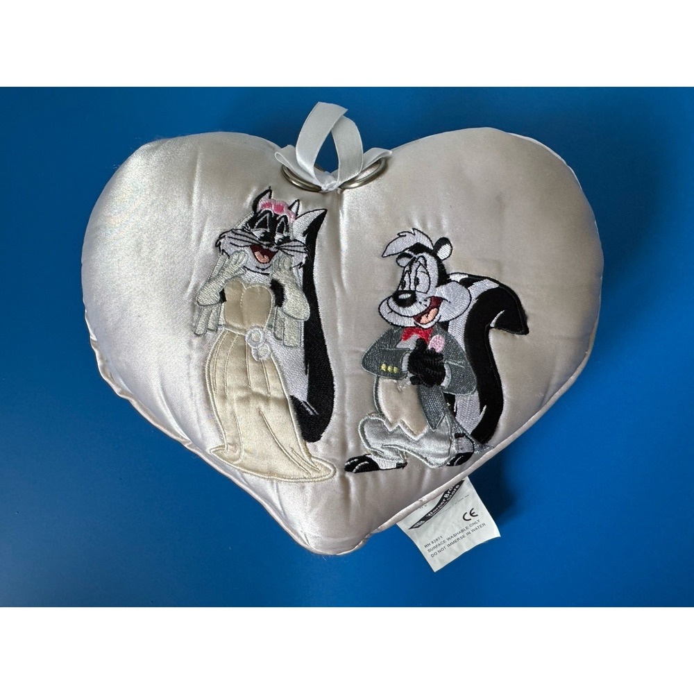 Pepé Le Pew & Penelope Ring Bearer Pillow 1999 Dsgn‎ Excl. for Warner Bros